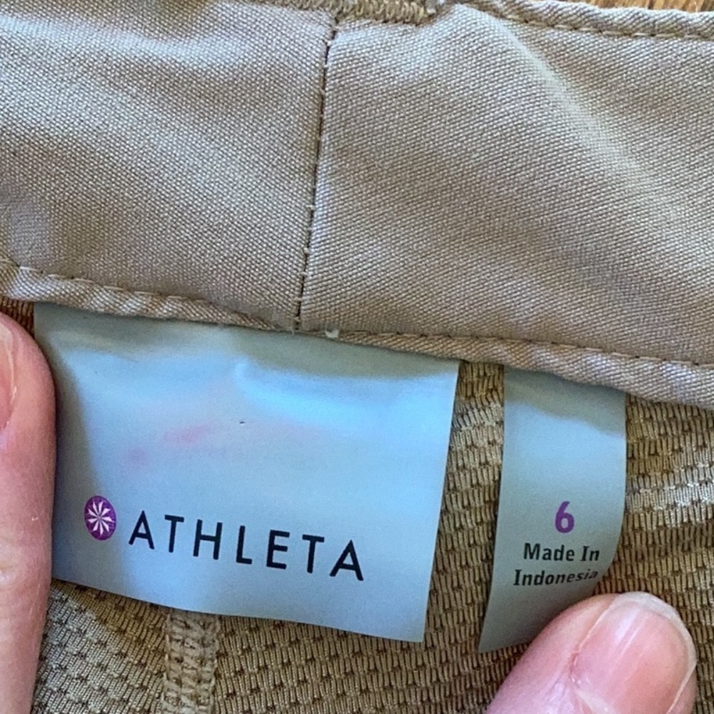 Athleta khaki golf, tennis, hiking skort. Women’s size 6 - Picture 13 of 16